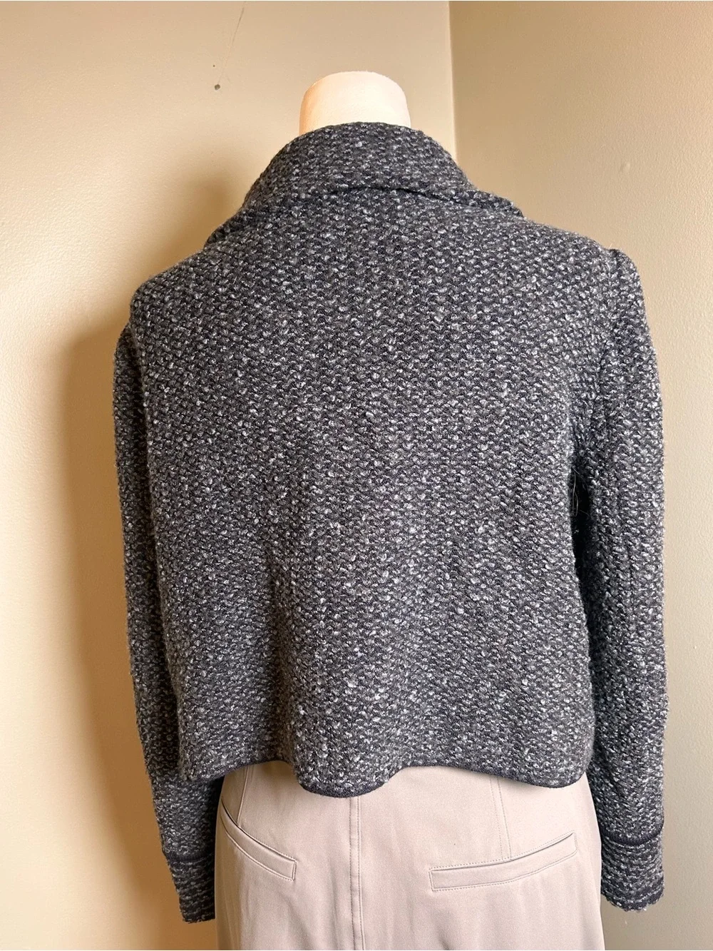 St. John Collection P Bouclé Cropped Knit Jacket Made USA